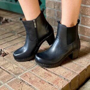 NEW Dansko Shayna Heeled Chelsea Boots - Leather in black For Women 825 7t3
